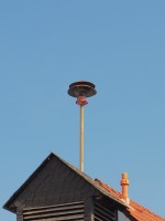 Massenheim2.jpg (125.85 KiB) 8479 mal betrachtet Sicher inaktiv, da ein paar Häuser weiter eine Mast-E57 zentral im Ort steht.