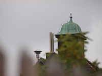von der Seite. Im gleichen Ort gibt es noch eine ELS.