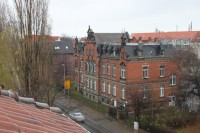 Aus dem Bodenfenster auf die Magdeburger Str. (Bild: HaumeiFrRosiP)