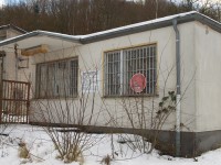 Die Pforte zum Gelände, das Verbot galt auch damals wohl nicht für Aufnahmen von außen.