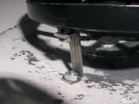 Hier sind sie befestigt zwischen Statordeckel und Dach