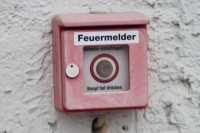 der dazugehörige Melder