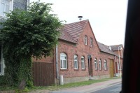 Brunau1, Kleindach-DS977 auf Wohnhaus