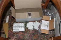 bis auf den Klingeltrafo im großen Karton muß alles in die Hauptverteilung, neben meiner Sirenensteuerung gibts noch ne 2. CEE-Dose, ne Waschmaschinendose und eine Leitung zur Sitzecke draußen, alles über den Fi