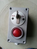 Schlüsselschalter mit Kontrollleuchte