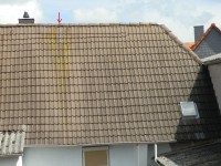 IGWasiP5120167.JPG (298.82 KiB) 6989 mal betrachtet 4. Hier war mein Mast mal montiert, Dach leider zu steil. Zu Gefährlich.