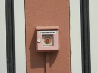 Butzbach Griedel Handmelder an Feuerwehrgerätehaus