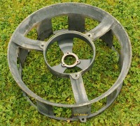 Stator von unten mit abgenommener Blechabdeckung