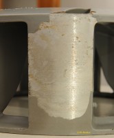 Rotorflügel mit abgeplatzter Beschichtung