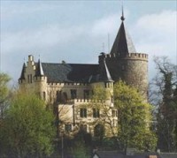 812Burg_Rode_300DPI.jpg