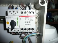 Das neue 40A Schütz. Bei AC3, 400V kann es 11 (!) kW ab. Ich denke das wird selbst für Luftalarm ausreichen!