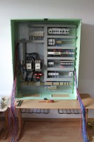Platte im Schrank