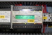 Das Synchronisiergerät zur automatischen Synchronisierung und Zuschaltung