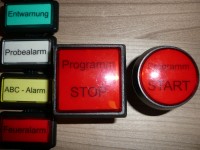 Leuchttaster mit Labels