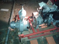 Pumpe vom Motor abgeflanscht