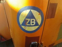 Und ganz freigekratzt. LEider ist es mehr weiß-blau aus gelb-blau. Aber da gehört es sowieso nicht hin, und später gibt es zwei neue. :-)