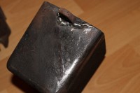 Haltenase am Ölbehälter, auch zu sehen das hier weitere Risse vohanden waren